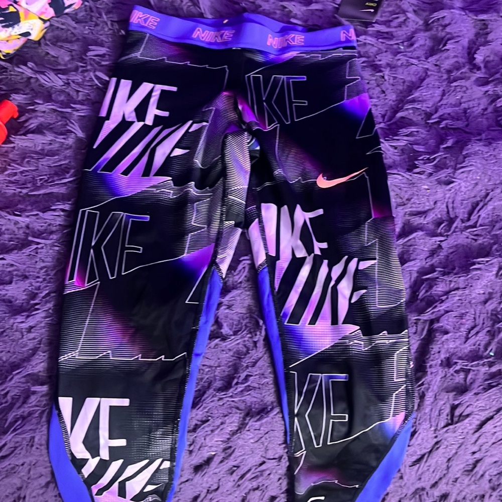 Girls Nike pro leggings